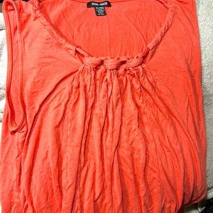 Women’s tank top. Brand- spring+mercer gently used no damage